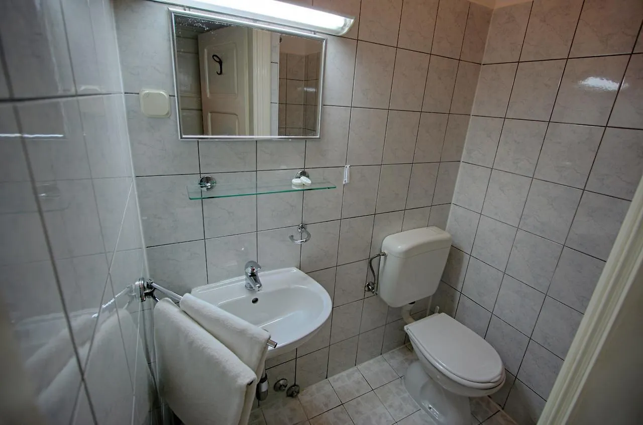 Rosemary Apartments & Rooms مالي لوشينغْ