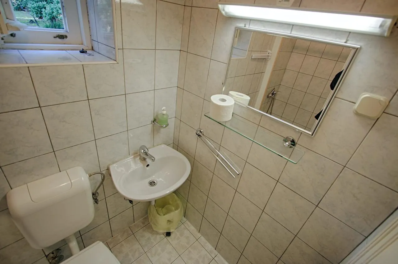 Rosemary Apartments & Rooms مالي لوشينغْ 3*,